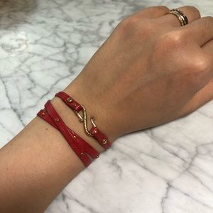 Bracelet red leather gold accent